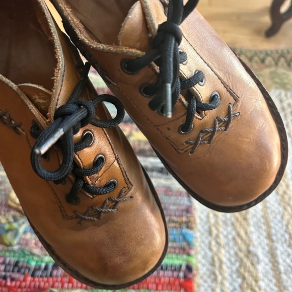 Vintage 70s Tan Leather Women's Flats - Picture 8 of 16